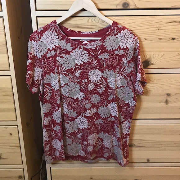 St. Johns Bay Red Floral Print T-Shirt Blouse Crewneck Size XL - Picture 1 of 6
